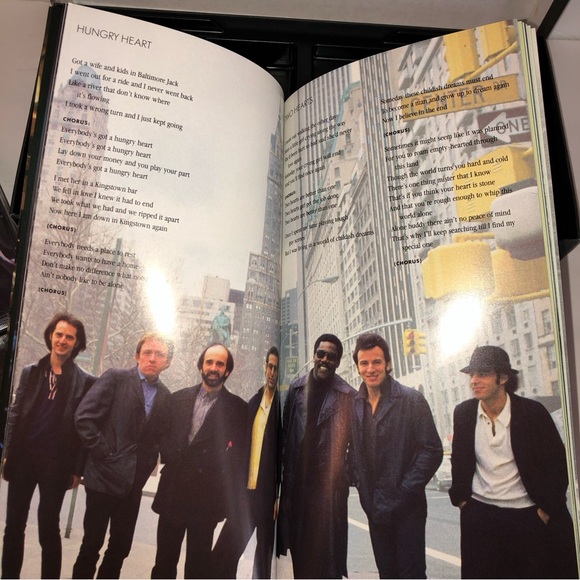 The Boss! Bruce Springsteen & The E Street Band “Live/1975-1985” 3 CD Box Set - Picture 11 of 14